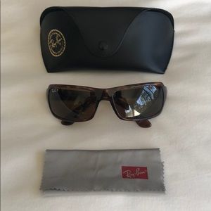 Ray ban polarized sunglasses